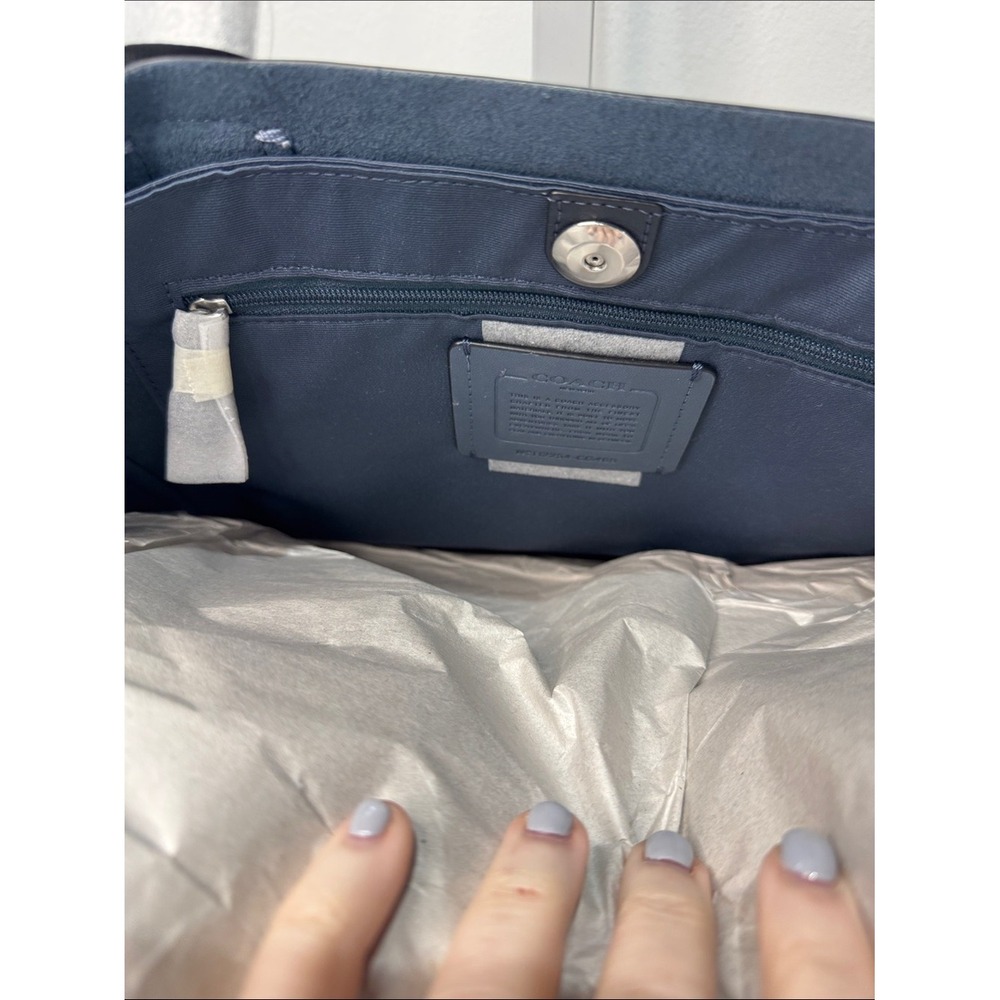 Coach Derby Tote Midnight Navy Pebble Leather Horse Carriage Logo NEW - Picture 5 of 5